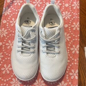 Athletic Works White Women's Mesh Lace-Up Sneakers